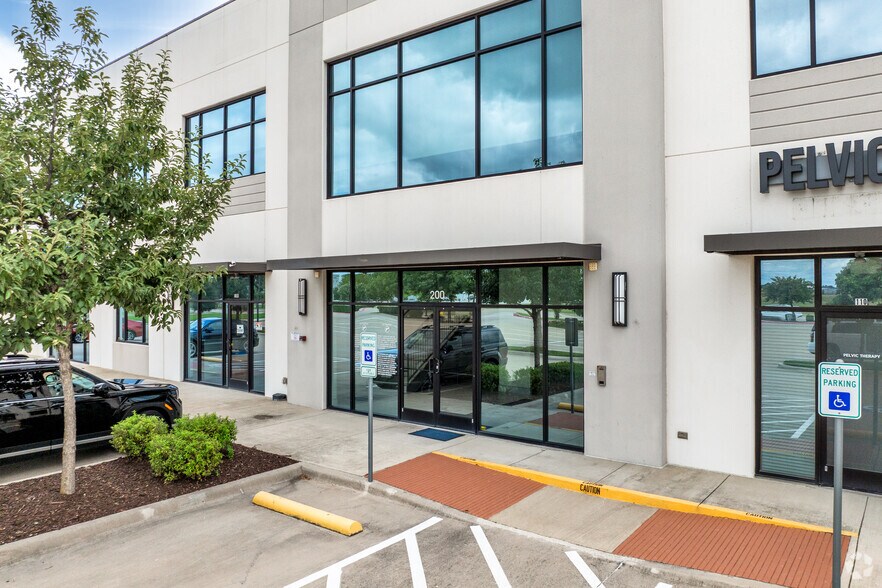 More Photos Of 4200 Mapleshade Ln, Plano Office For Sale