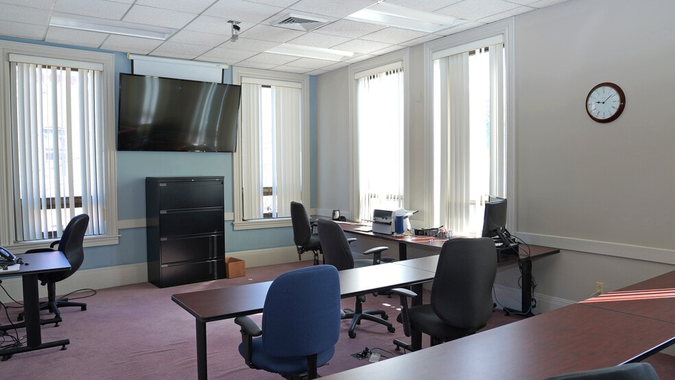 More Photos Of 308 Bay St, Taunton Office For Sale