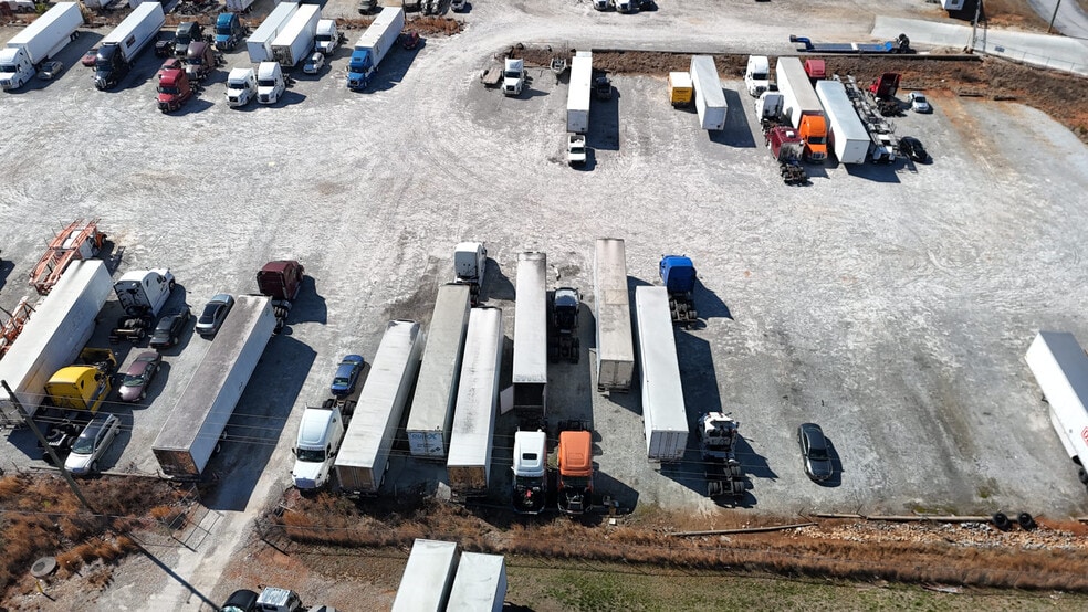 More Photos Of 155 Liberty Rd, Villa Rica Warehouse For Lease