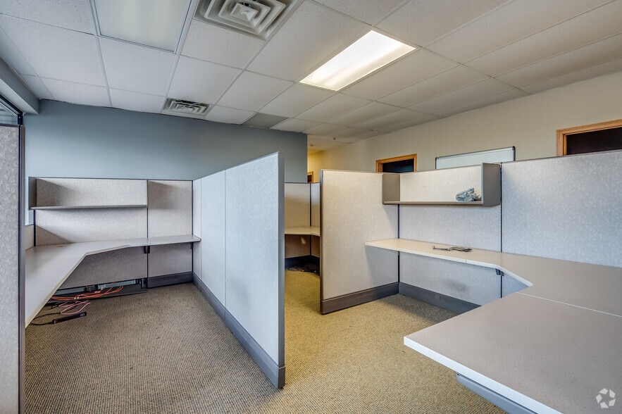 More Photos Of 2390 Industrial Dr, Neenah Warehouse For Sale