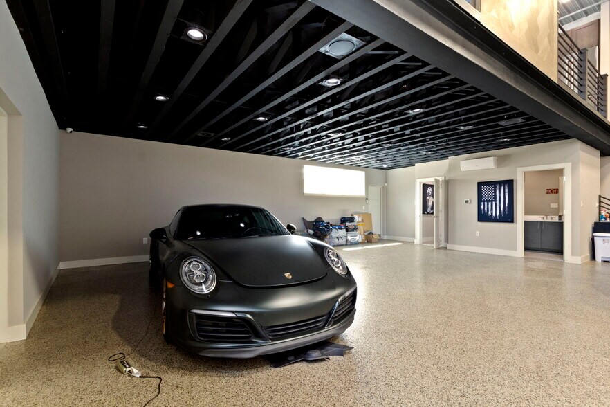 More Photos Of 17745 Motor District Cir, Westfield Showroom For Sale