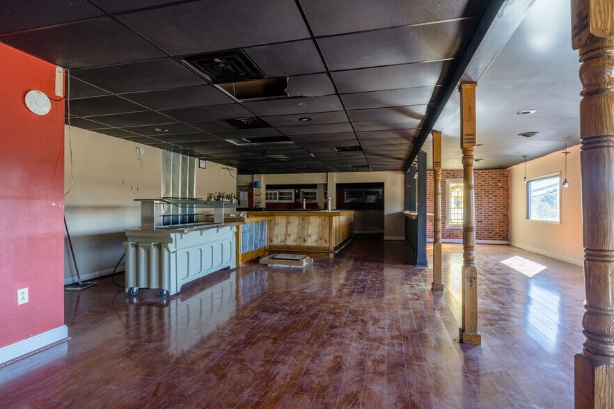 More Photos Of 2323 W Main St, Waynesboro General Retail For Sale