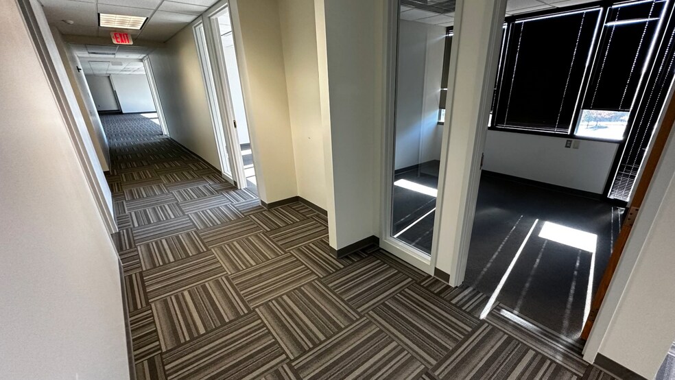 More Photos Of 750 Holiday Dr, Pittsburgh Office Residential For Lease