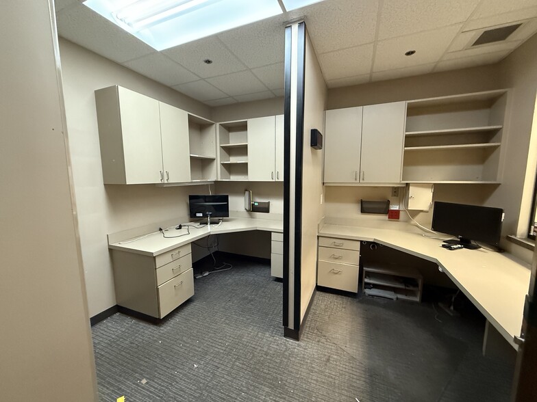 More Photos Of 3415 Golden Rd, Tyler Office For Sale