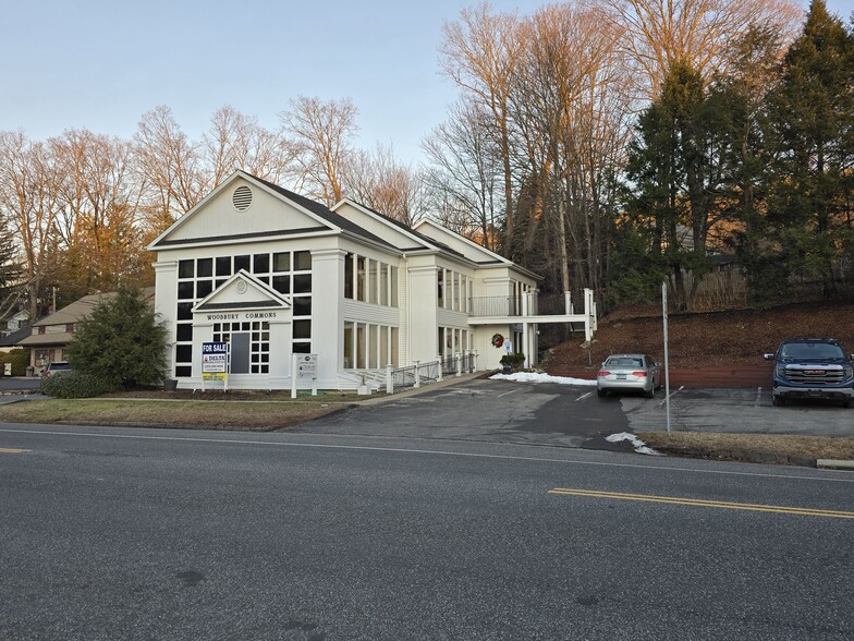 Primary Photo Of 175 Main St S, Woodbury Medical For Sale