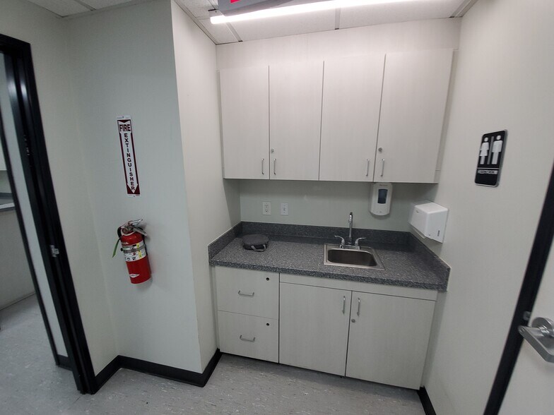 More Photos Of 1060 San Bernardino Rd, Upland Office For Sale