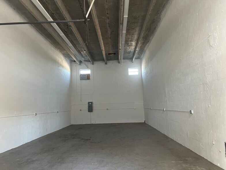 More Photos Of 1325-1343 NE 119th St, Miami Warehouse For Lease