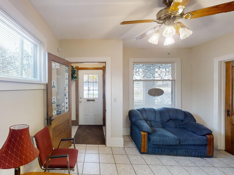 More Photos Of 2702-2704 Peach St, Erie Office Residential For Lease