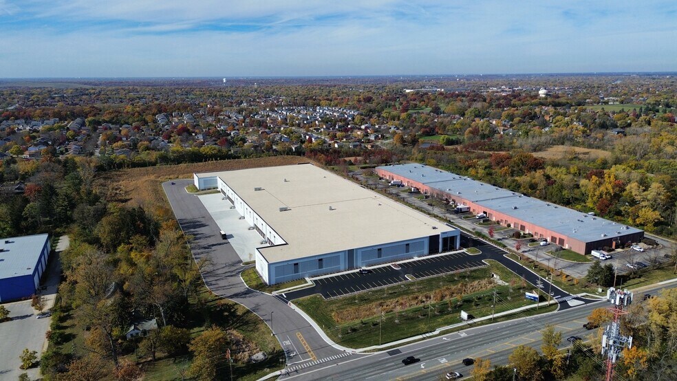 More Photos Of 8110-8118 Lemont Rd, Woodridge Distribution For Lease