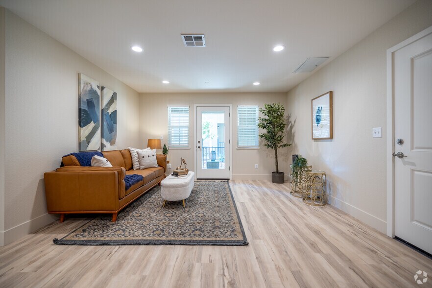 More Photos Of 2531 W Rumble Rd, Modesto Apartments For Sale