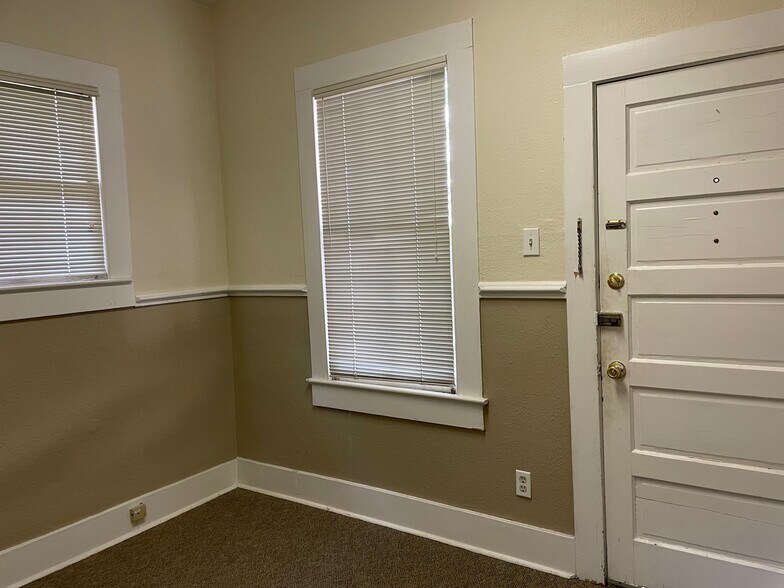More Photos Of 2019 Government St, Baton Rouge Office For Lease