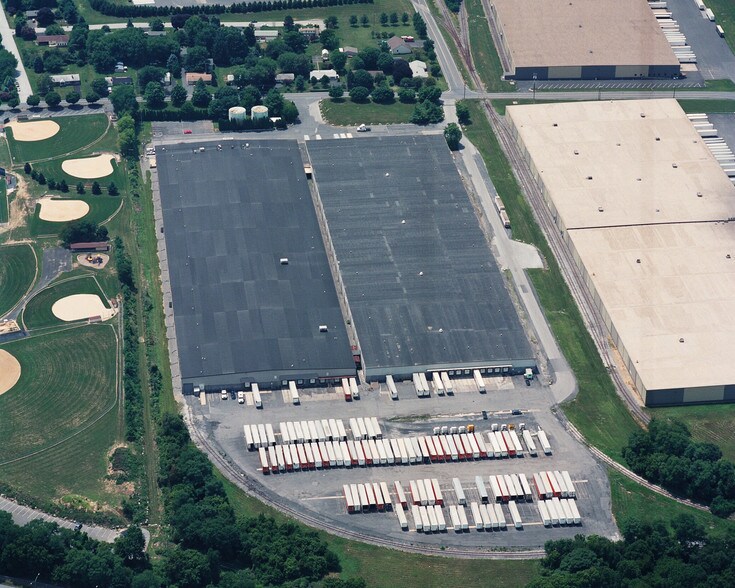 More Photos Of 420 Salem Church Rd, Mechanicsburg Warehouse For Lease