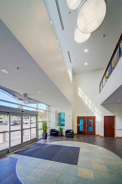 More Photos Of 7150 N President George Bush Tpke, Garland Medical For Lease