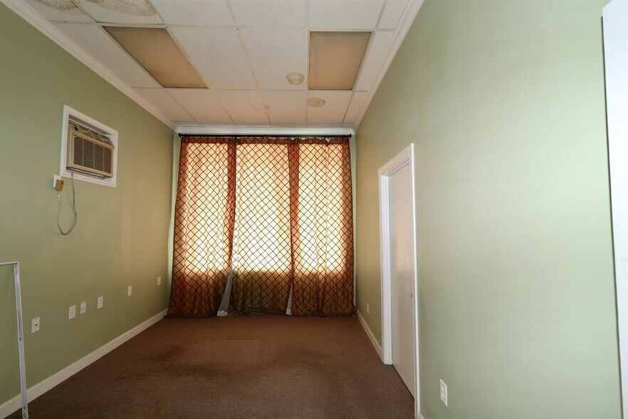 More Photos Of 617 N 22nd Ave, Humboldt Office For Sale