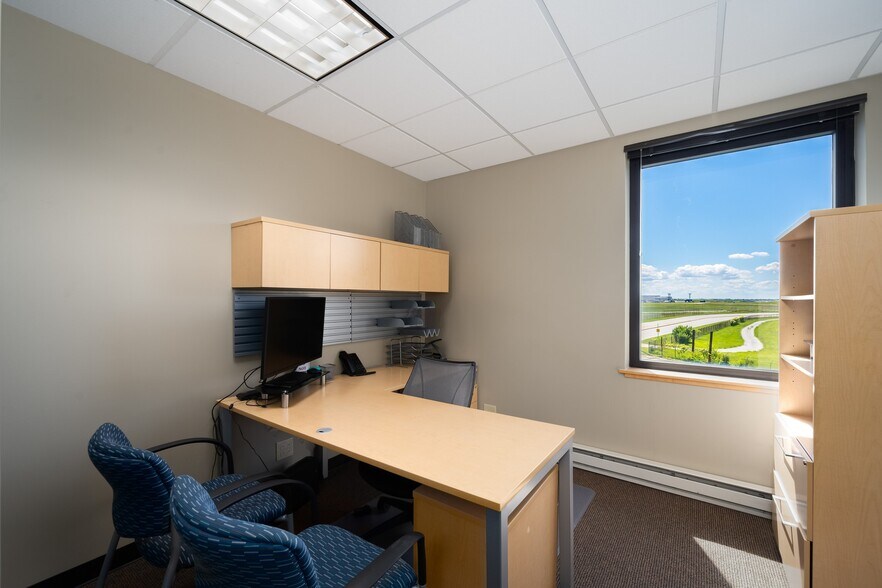 More Photos Of 10700 W Higgins Rd, Rosemont Office For Sale