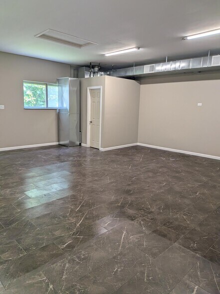 More Photos Of 9012 N Dixie Dr, Dayton Medical For Lease