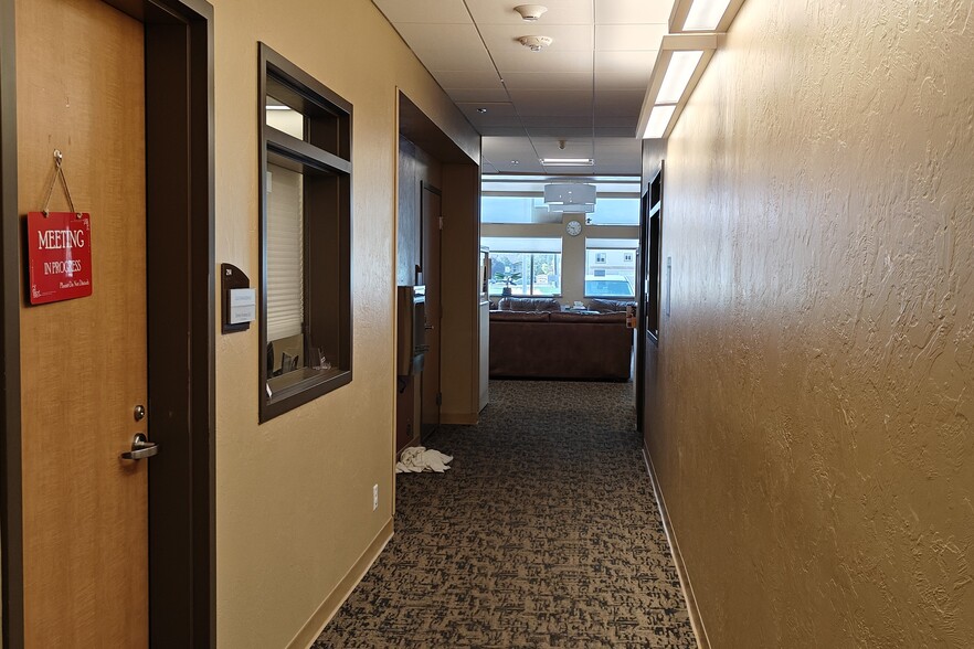 More Photos Of 3210 E Rd, Clifton Office For Sale