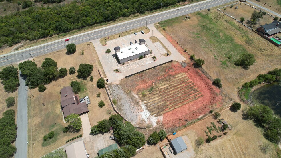 More Photos Of 1315 Chisholm Trail Pky, Duncan Medical For Sale