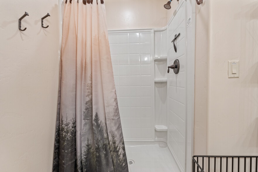 More Photos Of 417 Main St, Ashton Specialty For Sale