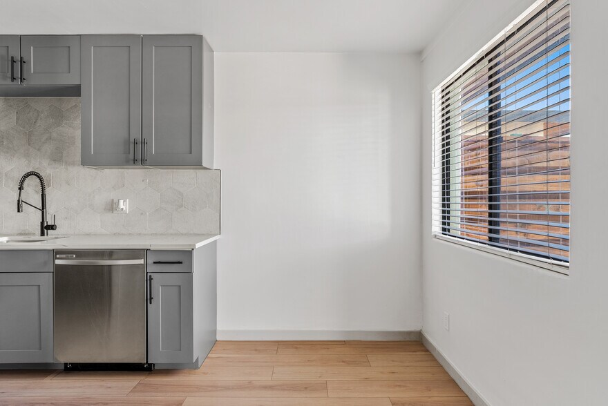 More Photos Of 4034 E Moreland St, Phoenix Multifamily For Sale