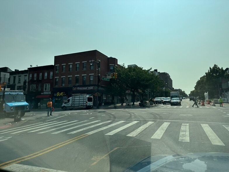 More Photos Of 332A 9th St, Brooklyn Office Residential For Lease