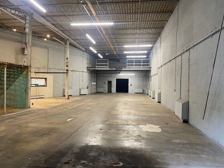 More Photos Of 1251 Plainfield Ave NE, Grand Rapids Office For Lease