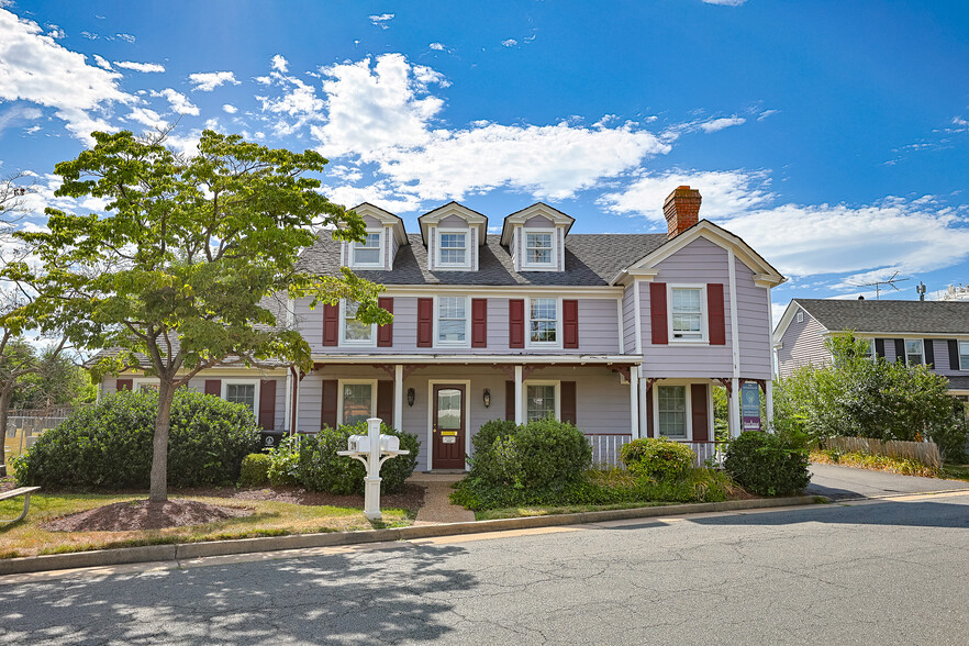 Primary Photo Of 209 Old Waterford Rd NW, Leesburg Medical For Sale