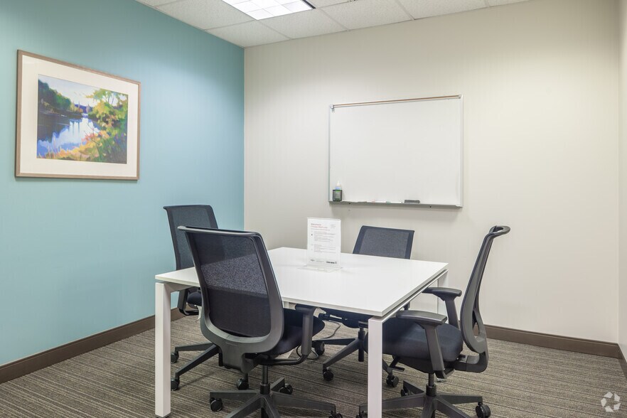 More Photos Of 200 S Wacker Dr, Chicago Coworking Space