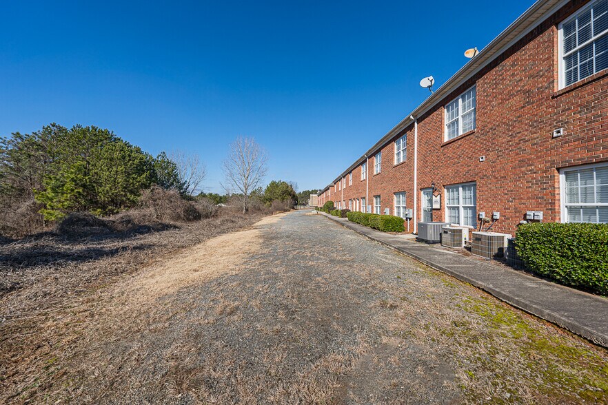 More Photos Of 3459 Acworth Due West Rd NW, Acworth Office For Sale