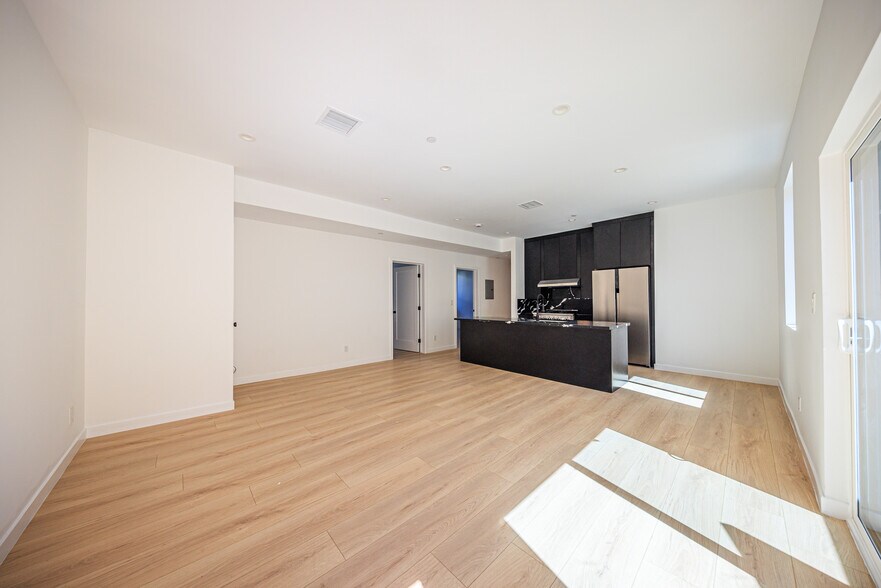 More Photos Of 1954-1958 Purdue Ave, Los Angeles Apartments For Sale