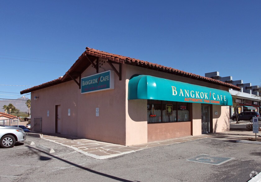 Primary Photo Of 2511 E Speedway Blvd, Tucson Restaurant For Lease