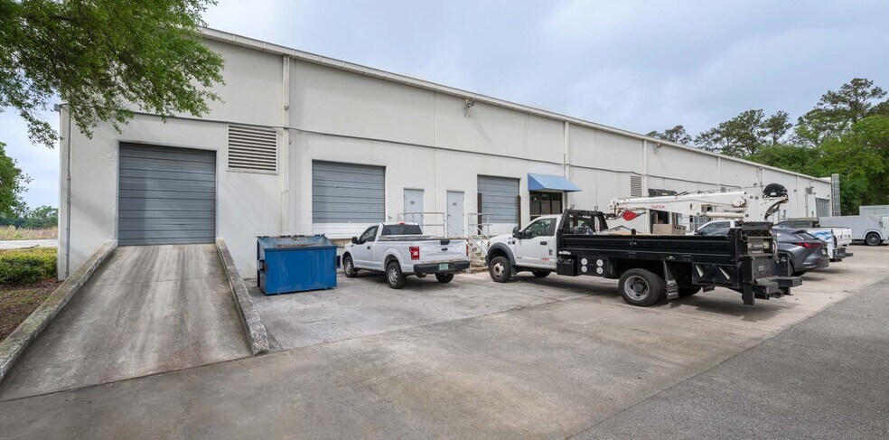 More Photos Of 6602 Executive Park Ct, Jacksonville Industrial For Lease