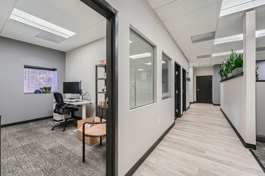 More Photos Of 7127 S Alton Way, Centennial Flex For Sale