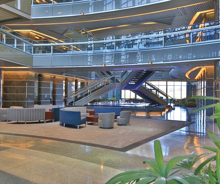 More Photos Of 3100 Sanders Rd, Northbrook Office For Lease