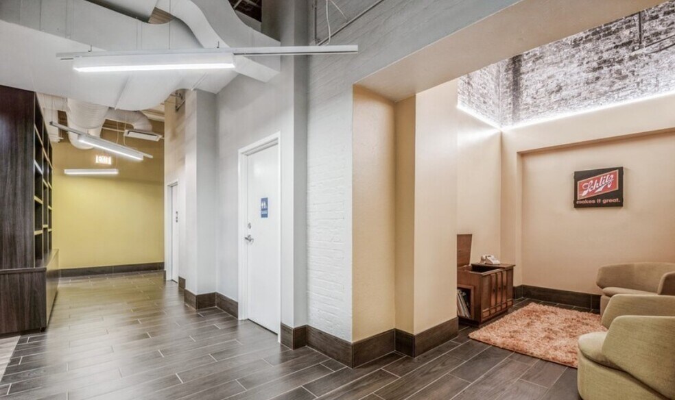 More Photos Of 549 W Randolph St, Chicago Office For Lease