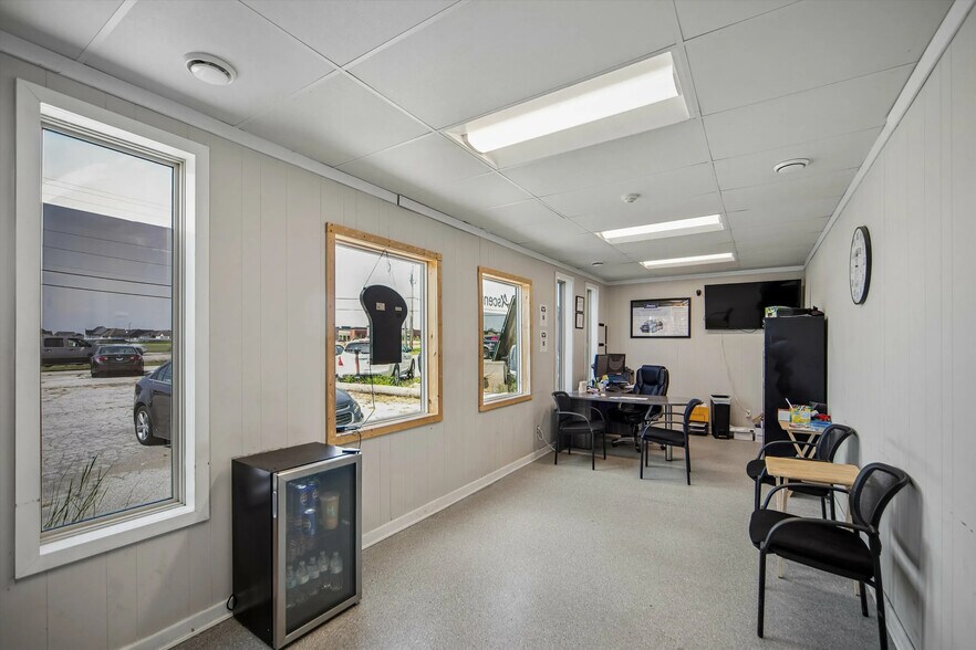 More Photos Of 1625 S Ankeny Blvd, Ankeny Auto Dealership For Sale