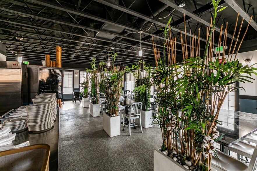 More Photos Of 410 N University Ave, Provo Fast Food For Sale