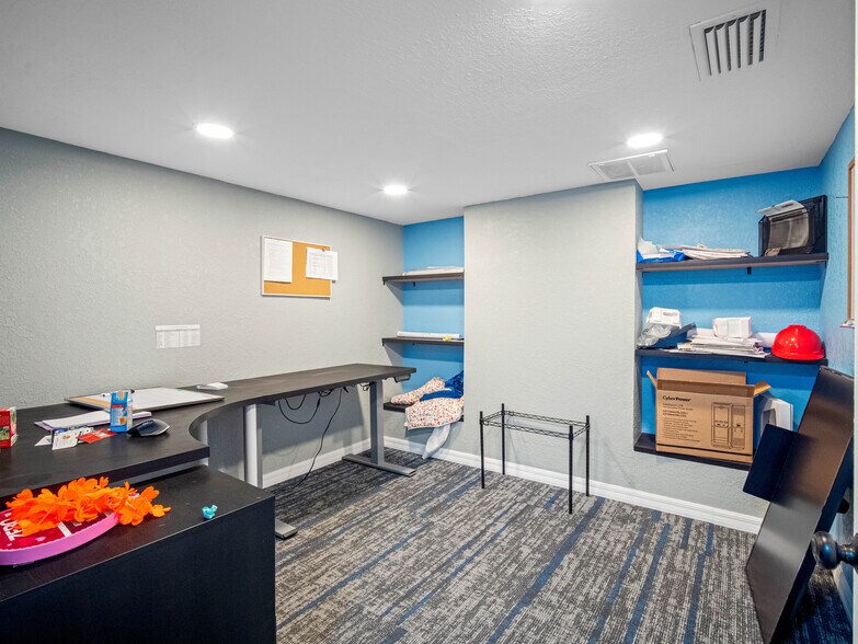 More Photos Of 16299 Cortez Blvd, Brooksville Industrial For Sale