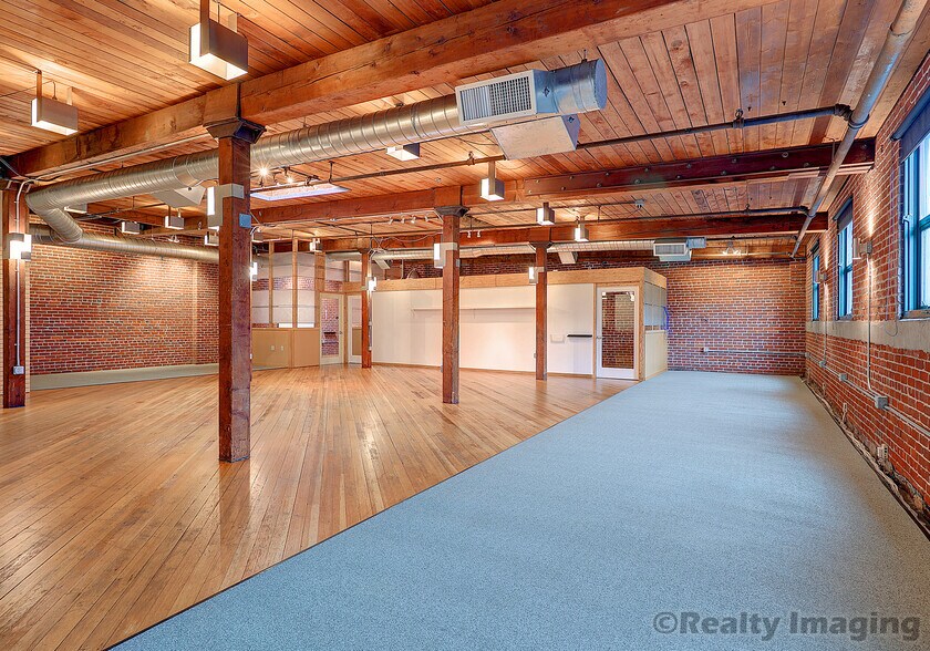 More Photos Of 1104 NW 15th Ave, Portland Office For Lease