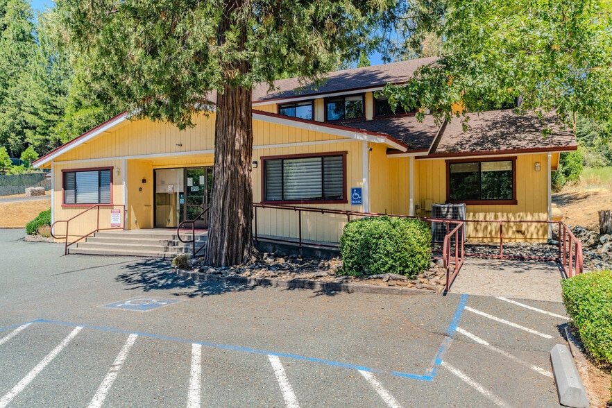 More Photos Of 26395 Buckhorn Ridge Rd, Pioneer Bank For Sale