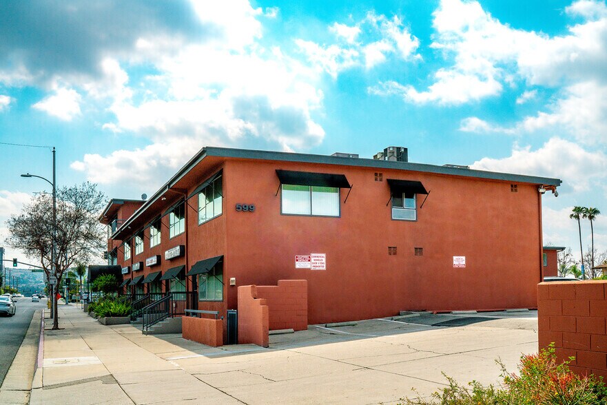 More Photos Of 599 S Barranca Ave, Covina Medical For Lease