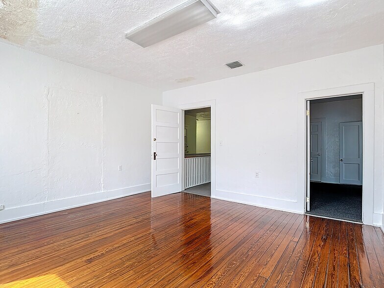 More Photos Of 390 N Bridge St, LaBelle Storefront Retail Office For Sale