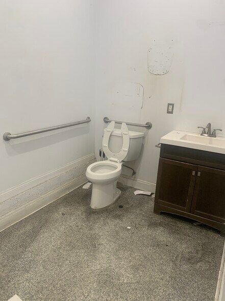 More Photos Of 180 S Alvarado St, Los Angeles Light Distribution For Lease