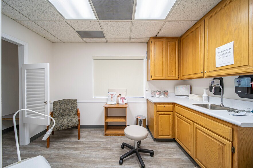 More Photos Of 315 E Route 66, Glendora Healthcare For Lease