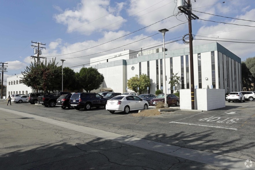 More Photos Of 8337 Telegraph Rd, Pico Rivera Medical For Lease