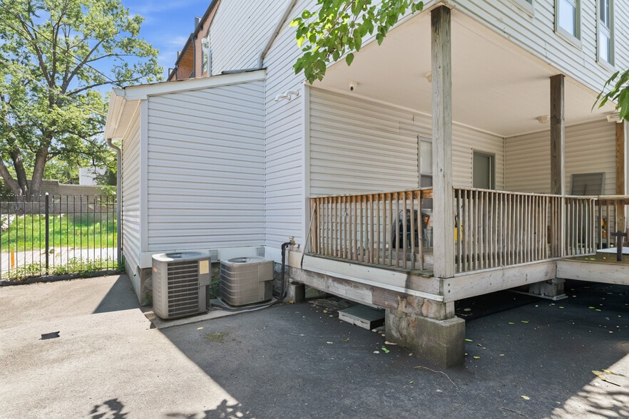 More Photos Of 1512 Marion Barry Ave SE, Washington Office For Sale