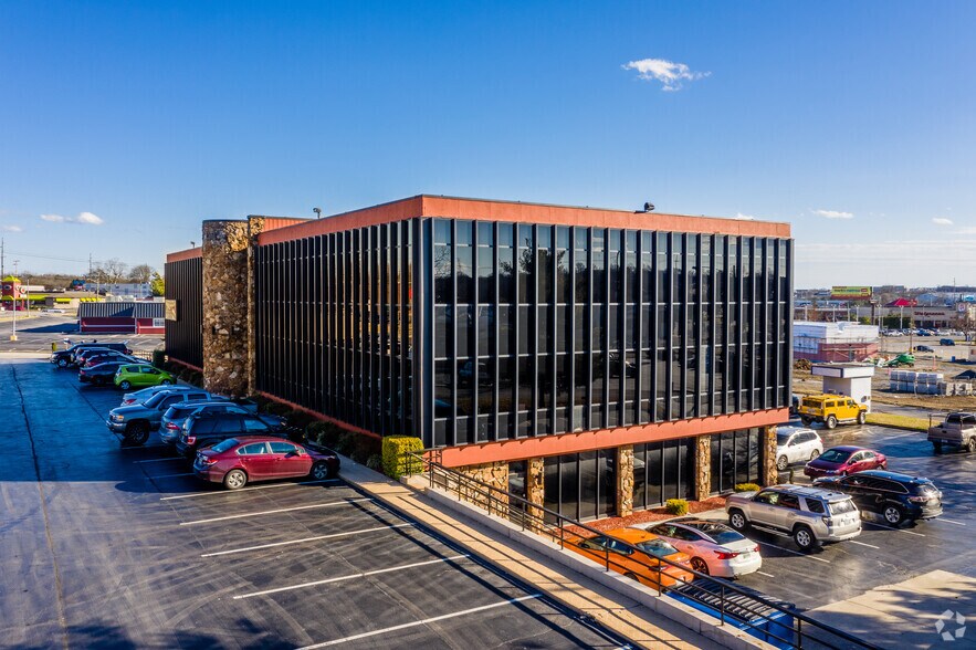 More Photos Of 1994 Gallatin Rd N, Madison Medical For Lease