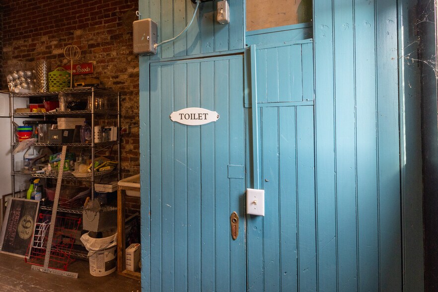 More Photos Of 315 E 2nd St, The Dalles General Retail For Sale