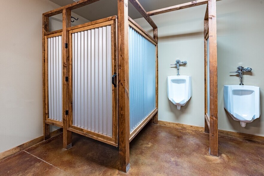 More Photos Of 5015 State Highway 155, Palestine Lodge Meeting Hall For Sale