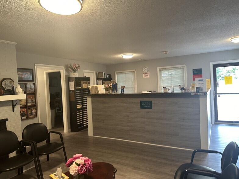 More Photos Of 5434 Yadkin Rd, Fayetteville Office For Sale